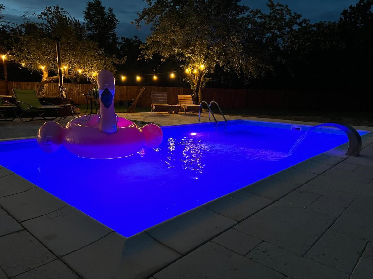Horace Guesthouse Pool & Hot Tub & Bikes & River Dejani Exterior foto