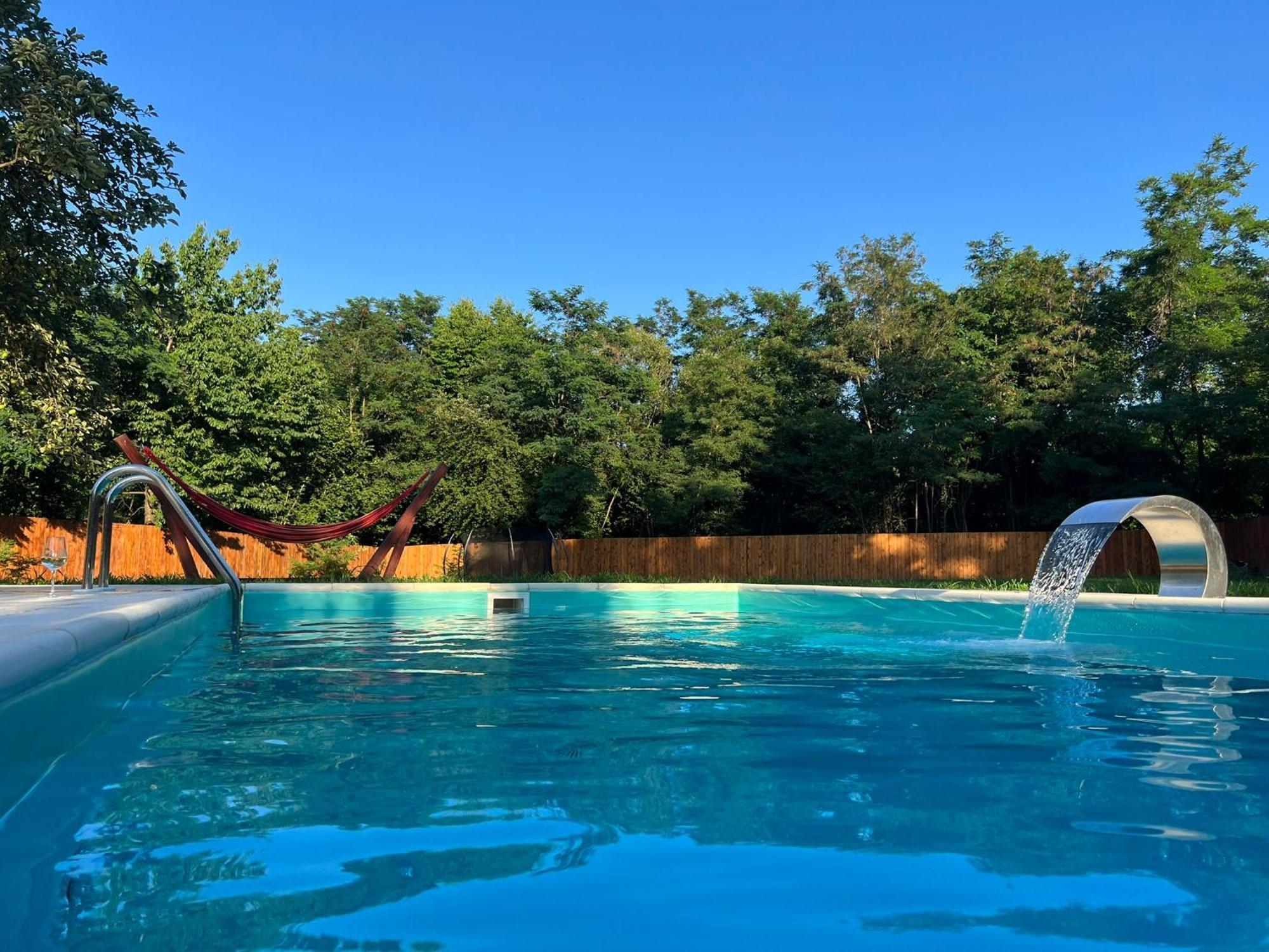 Horace Guesthouse Pool & Hot Tub & Bikes & River Dejani Exterior foto