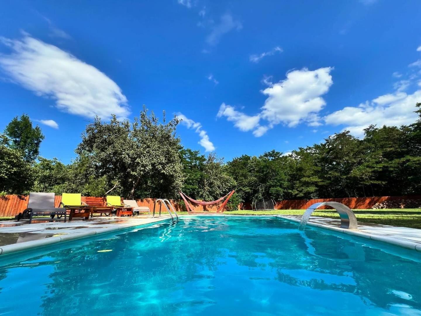Horace Guesthouse Pool & Hot Tub & Bikes & River Dejani Exterior foto